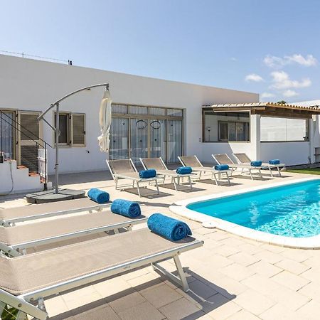 Luxury Villa Cindy Калета де Фусте Екстериор снимка